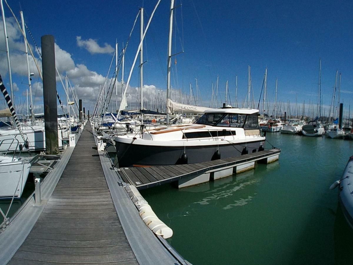 ホテル La Rochelle Sur L'Eau エクステリア 写真