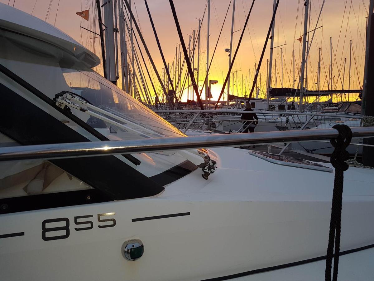 ホテル La Rochelle Sur L'Eau エクステリア 写真